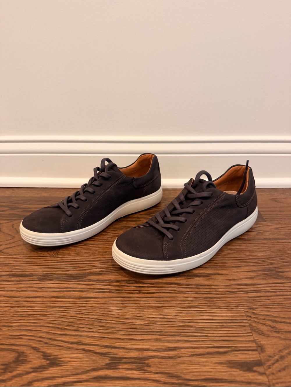 Ecco Men's Dark Brown Leather Casual Lace-Up Sneakers